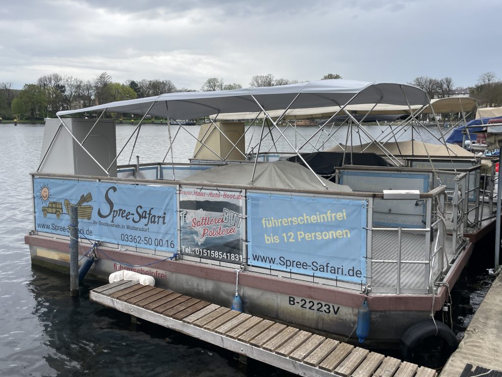 Floßboote max 12 Pers. - 15 PS *führerscheinfrei* inkl. Camping-WC